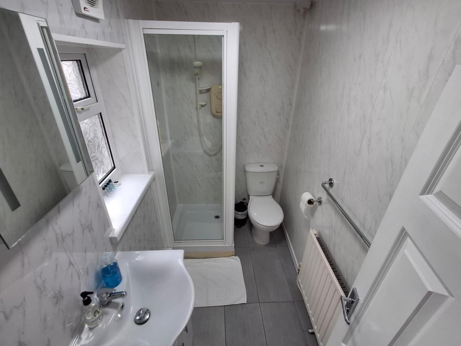 Inn By The Sea, Portsmouth - En Suite Rooms With Sea View Possible, Parking Ev 22Kw Extérieur photo