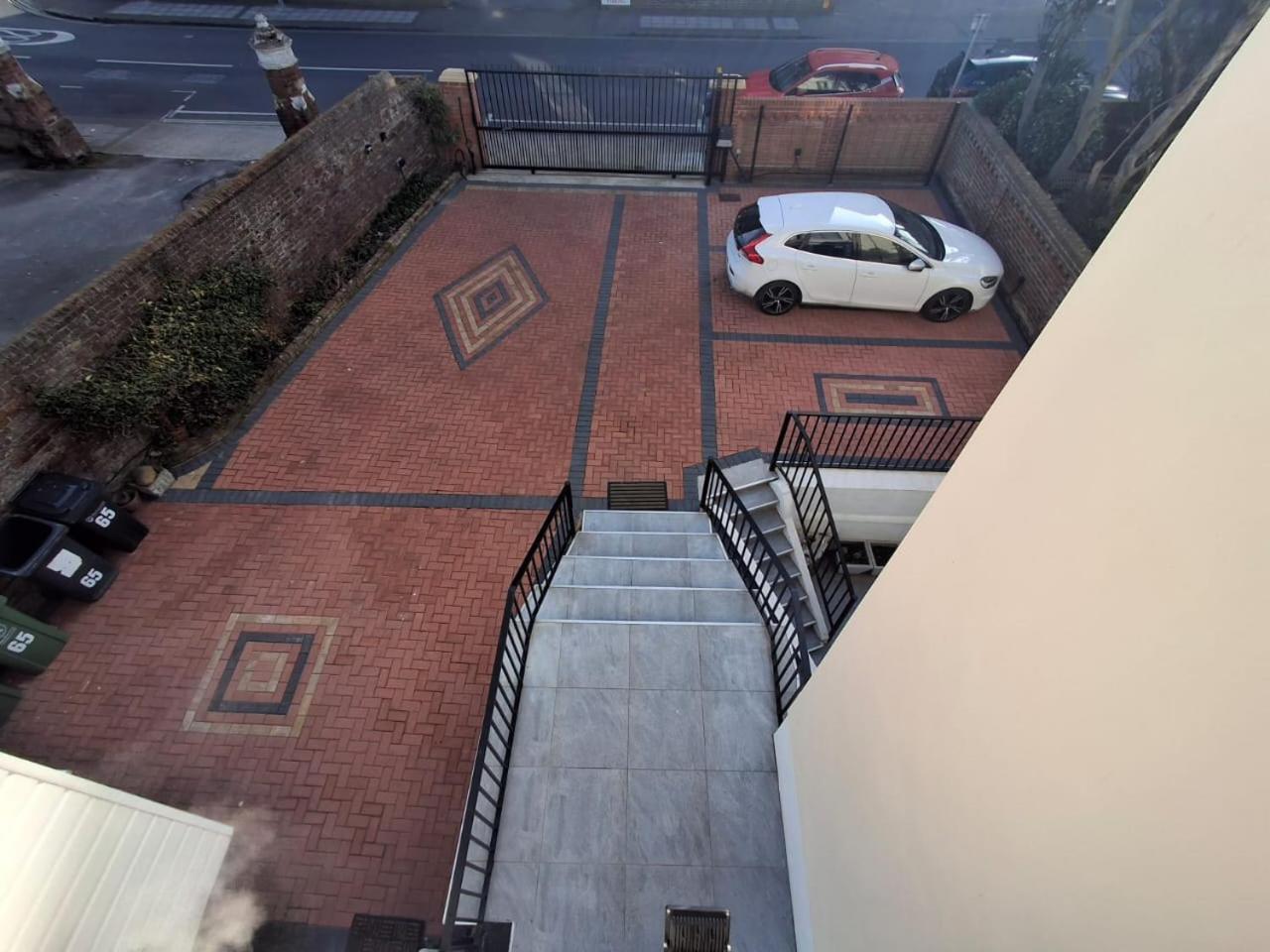 Inn By The Sea, Portsmouth - En Suite Rooms With Sea View Possible, Parking Ev 22Kw Extérieur photo