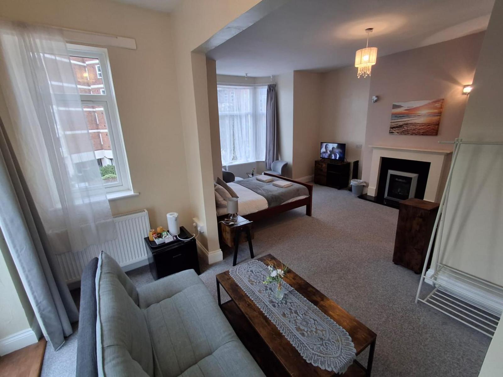 Inn By The Sea, Portsmouth - En Suite Rooms With Sea View Possible, Parking Ev 22Kw Extérieur photo