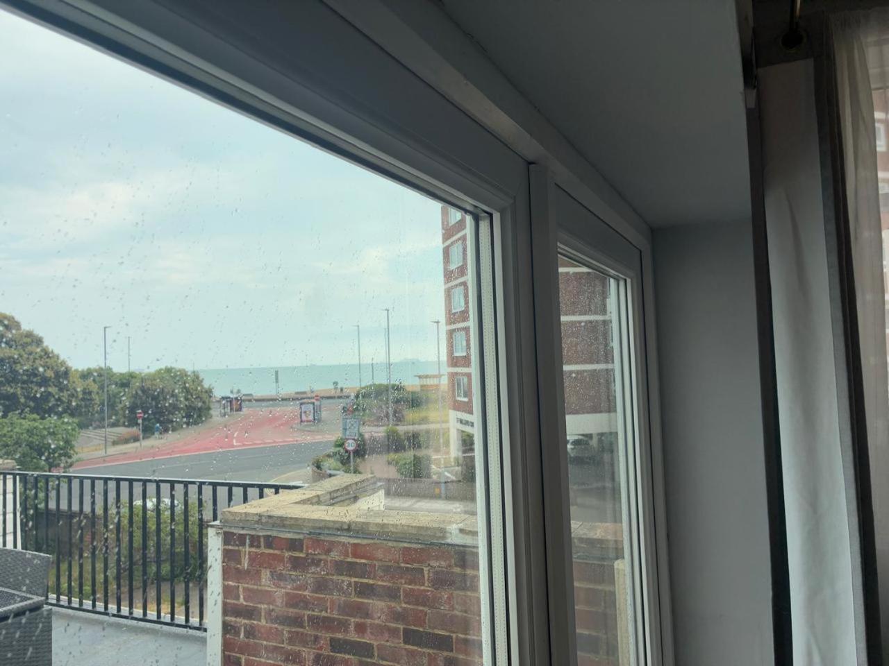Inn By The Sea, Portsmouth - En Suite Rooms With Sea View Possible, Parking Ev 22Kw Extérieur photo
