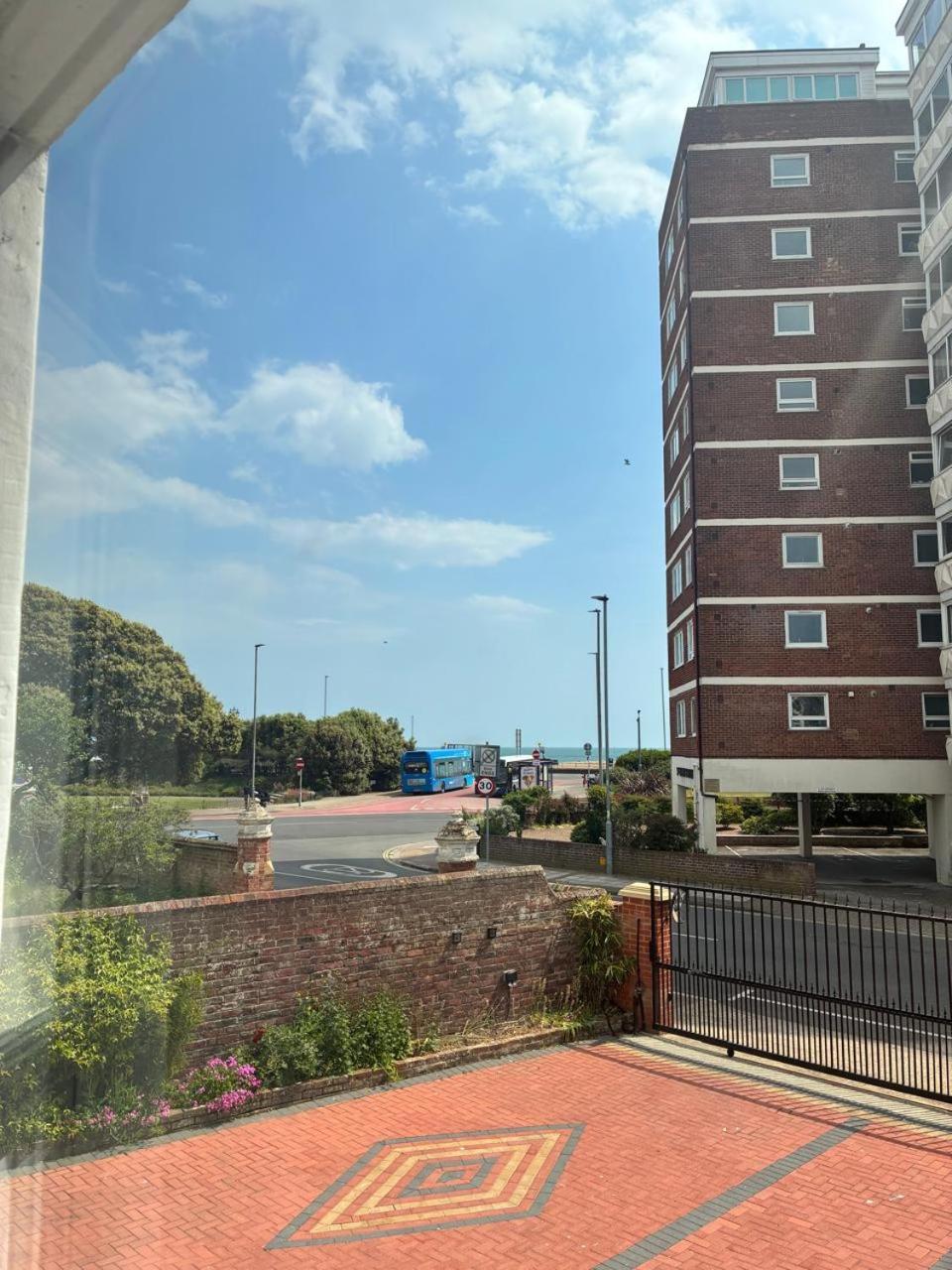 Inn By The Sea, Portsmouth - En Suite Rooms With Sea View Possible, Parking Ev 22Kw Extérieur photo