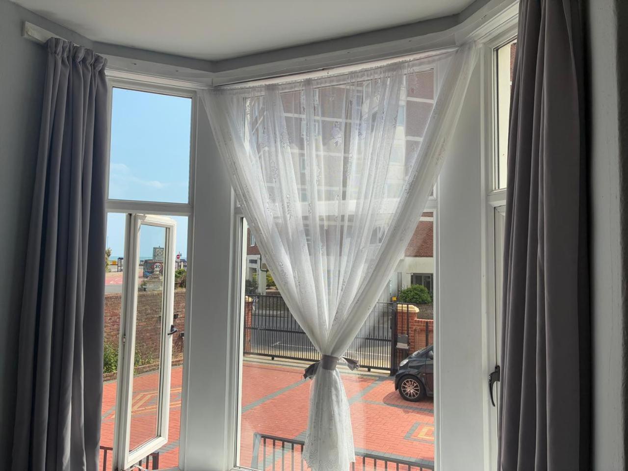 Inn By The Sea, Portsmouth - En Suite Rooms With Sea View Possible, Parking Ev 22Kw Extérieur photo
