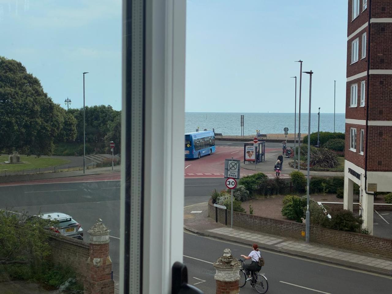 Inn By The Sea, Portsmouth - En Suite Rooms With Sea View Possible, Parking Ev 22Kw Extérieur photo